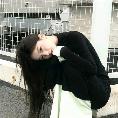 穿黄鞋的人是凶手